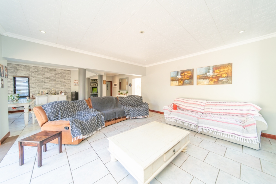 6 Bedroom Property for Sale in Vincent Heights Eastern Cape